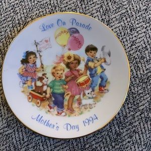 Avon 1994 Mother’s Day Plate